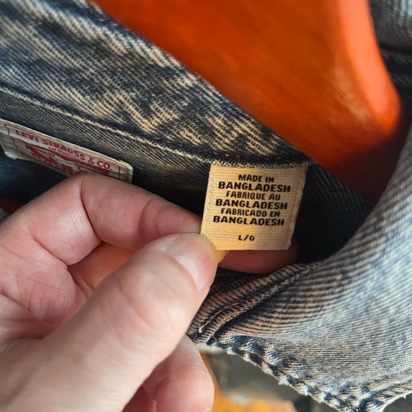 Levi's Distressed Light Blue Denim Button-Down Shirt - Picture 4 of 6